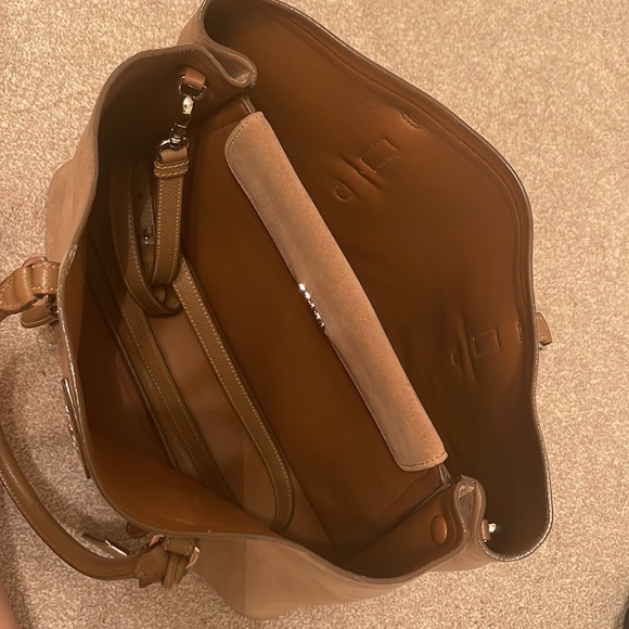 Prada bag. Tan suede and leather decent condition selling cheap - Picture 2 of 6